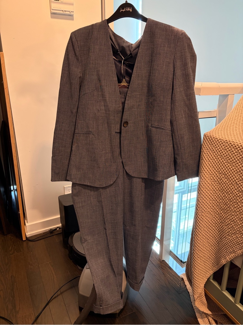 Zara Two-Piece Women's Gray Tailored Suit